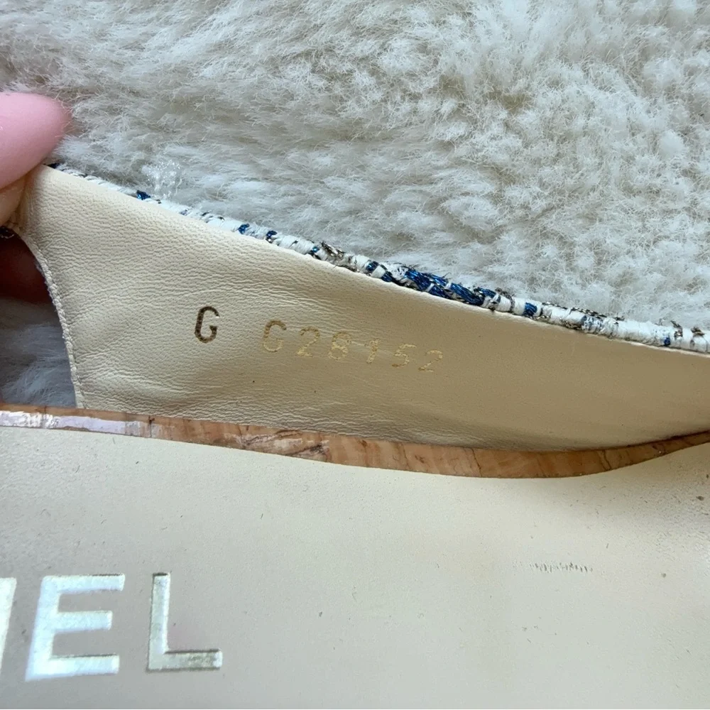 CHANEL Tweed Interlocking CC Blue White Slingback Size 40 EU or 10US Authentic